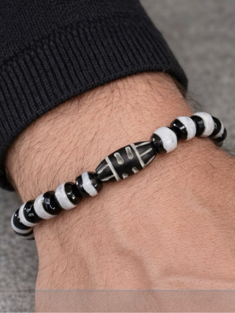 Hand Crafted Men’s Tibetan Dzi Agate Bead Bracelet Black 7 1/2”